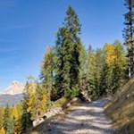 Mit Blick auf den Heiligkreuzkofel auf den Crep de Sela