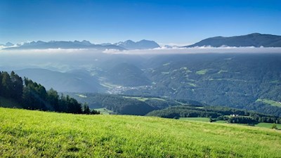 Ausblick während des Anstiegs zur Pertinger Alm