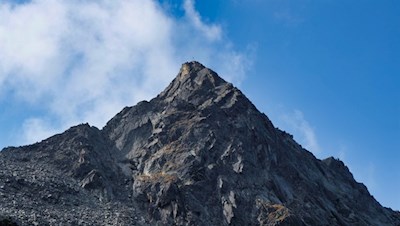 Seiner rauen Gestalt verdankt der Rauchkofel seinen Namen