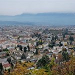 Zu unseren Füßen erstreckt sich die Landeshauptstadt