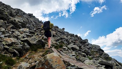 Über Blockwerk auf die Kempspitze