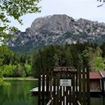 Der Völser Weiher zu Füßen des Schlern