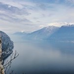 Unterwegs erschließen sich schöne Ausblicke auf den Gardasee