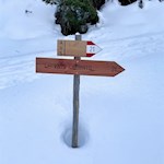 Unterhalb der Latemarwiesen zweigt der Weg Nr. 21 zum Mitterleger ab