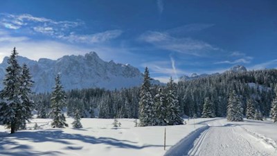 Das tiefverschneite Sextner Hochmoos