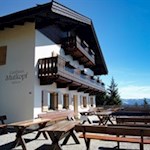 Die Panoramaterrasse des Waldgasthauses Mutkopf