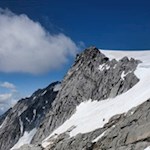 Blick auf die vom Gletscher abgeschliffenen Felswände