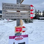 Der Wanderweg Nr. 6 führt von der Siedlung Karersee zum Karersee