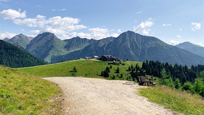 Wandern von der Bergstation Jochtal