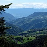 Auf dem Rückweg vom Hoferalpl erschließen sich pittoreske Ausblicke auf Völs und die Umgebung