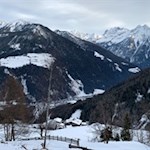 Blick auf Luttach und die ringsum aufragende Bergwelt