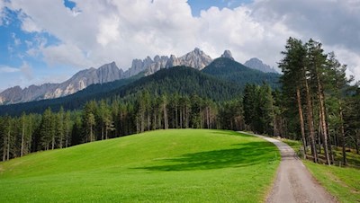 Wandern am Fuße des Latemar
