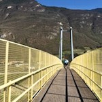 Brücke zwischen Kurtinig und Laag