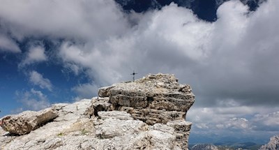 Der markante Gipfelaufbau des Piz Duleda