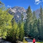 Vor der Kulisse der Dolomiten zur Schneehöhle