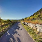 Durch Weinberge zum Signaterhof