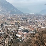 Über den Dächern Bozens lädt die Guntschnapromenade zu einem gemütlichen Spaziergang ein