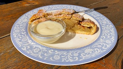 Apfelstrudel der Waidmannalm