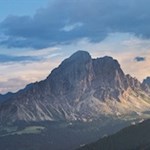 Neben uns erhebt sich der markante Peitlerkofel