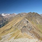 Über die steile Gipfelflanke auf die Wetterspitze
