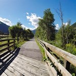 Von Stilfes führt der Radweg den Eisack entlang nach Sterzing