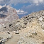 Sullo sfondo della Tofana si ritorna al rifugio Lagazuoi