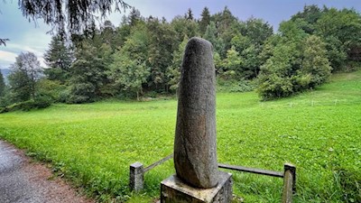 Ehrenburger Meilenstein am Römerweg