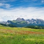 Unser Blick schweift zu den Villnösser Geislern und zur Puezhochfläche
