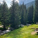 Am Wasserfall in Pfitsch kann man wunderbar kneippen