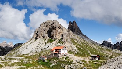 The Rifugio delle Tre Cime di Lavaredo mountain hut is probably the most visited moutain hut in the Dolomites.
