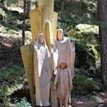 Liebevoll gefertigte Kunstwerke säumen den Franziskusweg