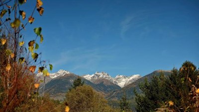 Blick auf die schneegeschmückte Rieserfernergruppe