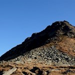 Der Weg auf die Jaufenspitze führt über grasbewachsene und steinbeschlagene Hänge