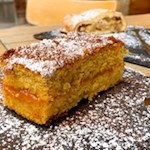 Hausgemachter Karottenkuchen der Plattner Alm