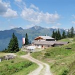 Die Kuhalm lädt vor malerischer Kulisse zur Einkehr