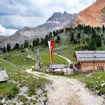 Über-die-einladende-Rossalm-zum-Pragser-Wildsee