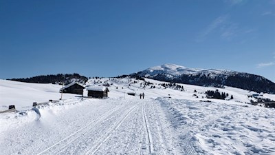 Auf zunächst sanft ansteigenden Wegen in Richtung Astjoch
