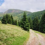 Hinter uns erhebt sich der Mittager