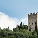 Die-zinnenbewehrte-Burg-Arco