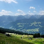 Unterwegs erschließen sich schöne Ausblicke