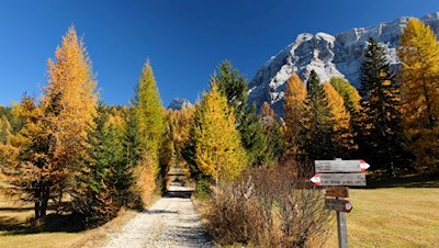 Auf besinnlichen Wegen zum Wallfahrtskirchlein La Crusc