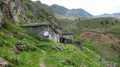 Die Kasernengebäude künden noch heute vom einst regen Schmuggel über die Landesgrenzen... 
