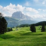 L'imponente Sassolungo si erge alle nostre spalle