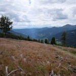 Bereits während des Anstiegs öffnen sich schöne Ausblicke