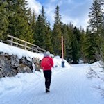 Am Parkplatz Kaiserstein zweigt der breite Wanderweg zur Masarè Hütte ab