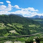 Blick auf die gegenüberliegenden Eisacktaler Hänge