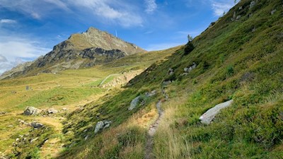 Von der 9. Kehre führt der Weg zum Wasserfaller See