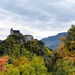 Kloster Säben in herbstlicher Kulisse