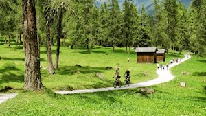 Mountainbike-Talschlusshütte-bei-Sexten