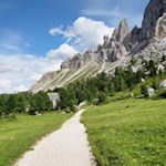 Zu Füßen des Peitlerkofel zur Göma Hütte